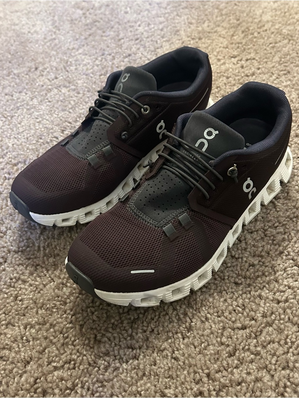 On Running Cloud 5 Mulberry Eclipse Women’s Size 8 Sneakers